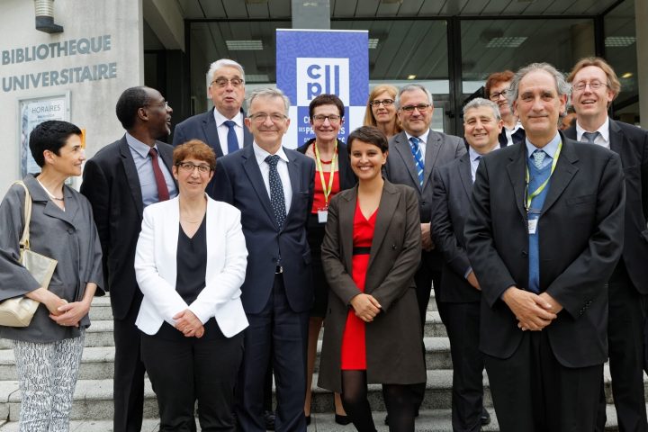 Déplacement de la ministre Najat VALLAUD-BELKACEM dans le Loiret, pour rencontrer les acteurs éducatifs de l’école primaire de Bou, pour un « café des parents » sur le thème des relations entre les parents et l’école à Chécy puis intervention au colloque annuel de la Conférence des présidents d’université sur le thème « Campus en mouvement » à Orléans, le mercredi 25 mai 2016 - © Philippe DEVERNAY