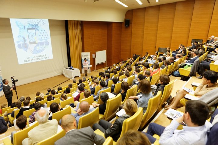Participation de la ministre Najat VALLAUD-BELKACEM, aux Olympiades de mathématiques , au Ministère de l’Enseignement supérieur - Descartes, le mercredi 1er juin 2016 - © Philippe DEVERNAY