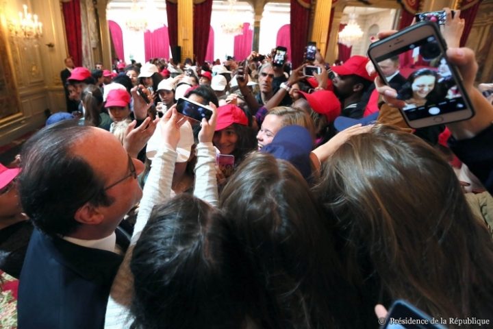 20160712-Francois-Hollande-Marseillaise-Selfies