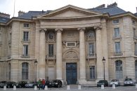 Tags anti-police à l’Université Paris 1 : communiqué de Najat Vallaud-Belkacem et Thierry Mandon